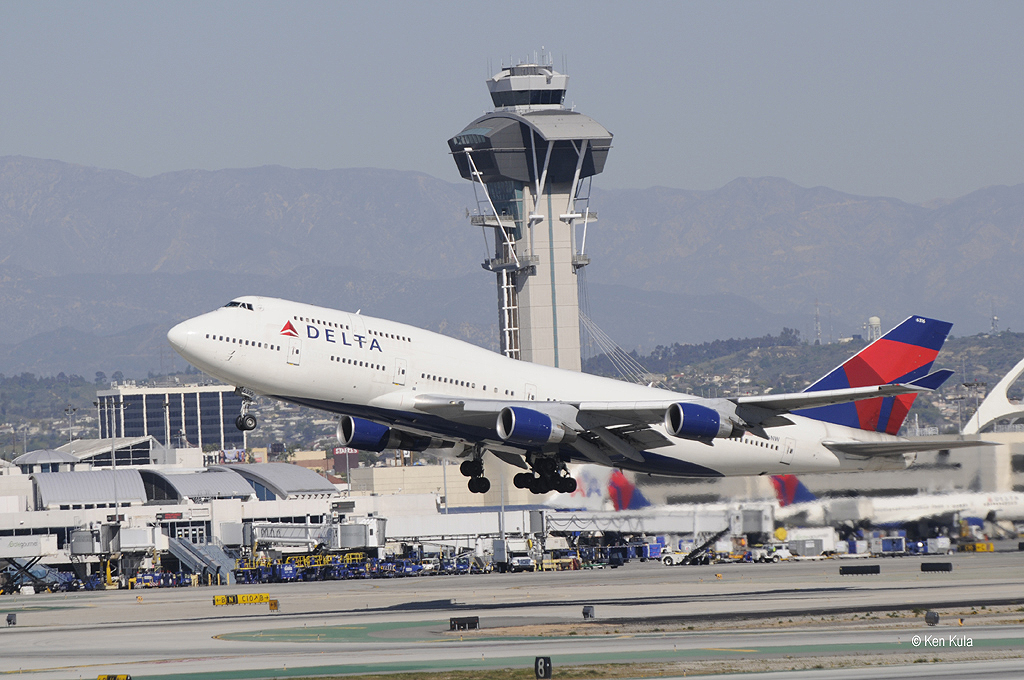 Los Angeles – KLAX Airport Visit on February 9, 2011